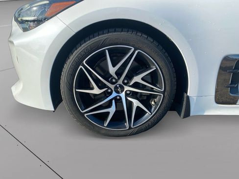 Used 2022 Kia Stinger GT-Line w/ Sun & Sound Package RWD image 12