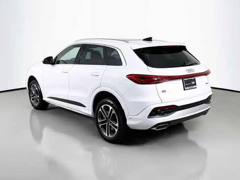 Certified 2025 Audi Q5 2.0T Premium Plus w/ Premium Plus image 3