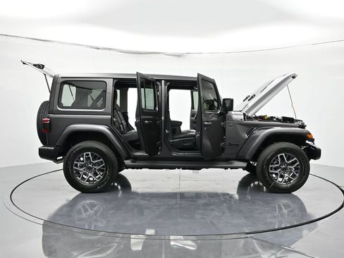 New 2026 Jeep Wrangler Unlimited Sahara AWD/4WD image 28