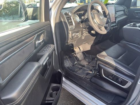 Used 2025 RAM 1500 Laramie image 5