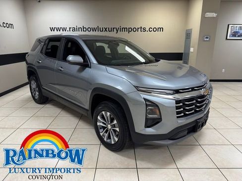 Used 2025 Chevrolet Equinox LT FWD image 1