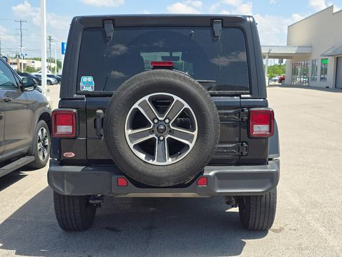 Used 2023 Jeep Wrangler Unlimited Sahara w/ Cold Weather Group AWD/4WD image 5
