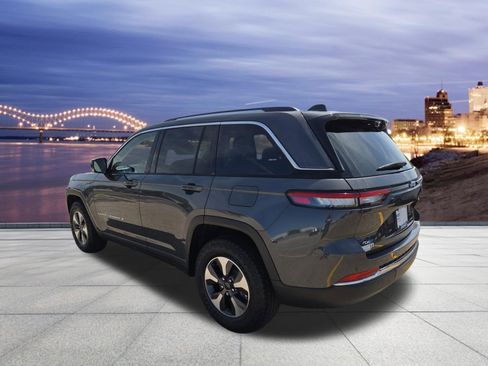 Used 2023 Jeep Grand Cherokee 4WD 4xe image 3