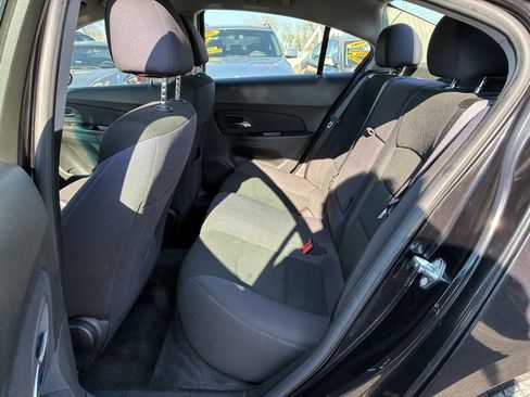 Used 2015 Chevrolet Cruze LT image 4