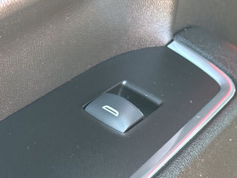 Used 2024 Chevrolet Silverado 1500 LT image 33