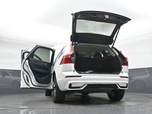 Used 2024 Volvo XC60 B5 Plus w/ Protection Package Premier AWD/4WD image 50