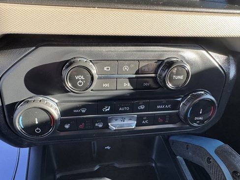 Used 2022 Ford Bronco Wildtrak image 20