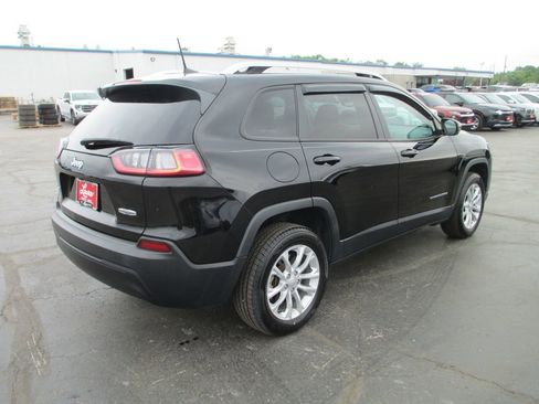 Used 2021 Jeep Cherokee Latitude AWD/4WD image 5