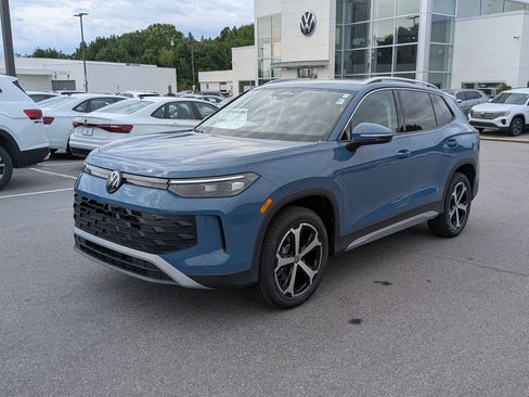 New 2026 Volkswagen Tiguan SE AWD/4WD image 7