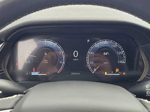 Used 2023 Jeep Grand Cherokee Altitude AWD/4WD image 23