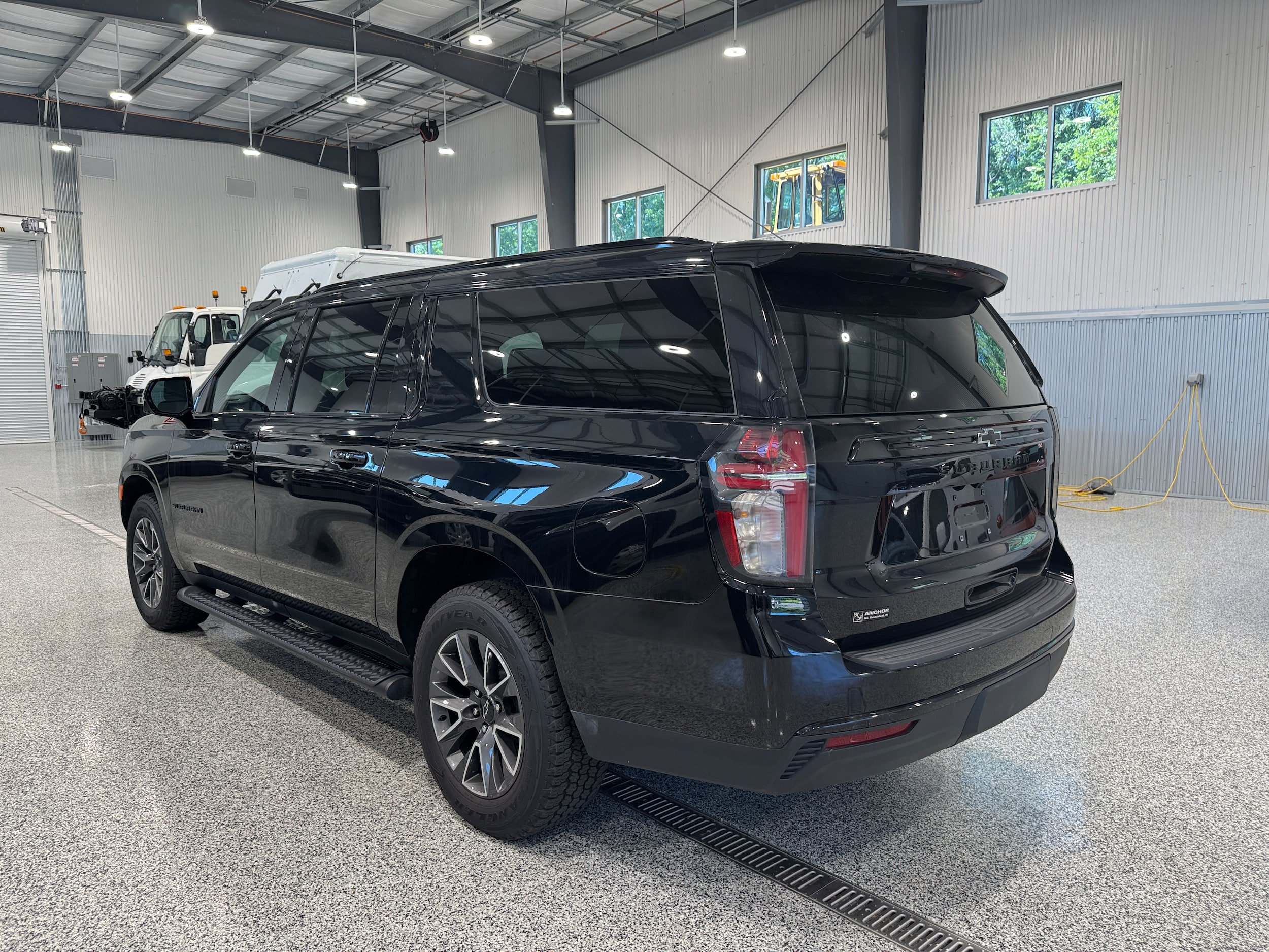Used 2023 Chevrolet Suburban Z71 w/ Luxury Package AWD/4WD image 11