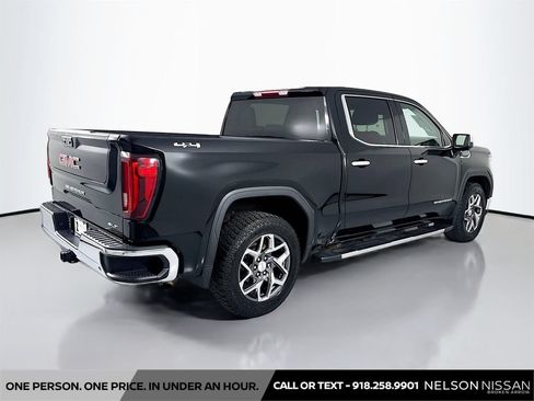 Used 2022 GMC Sierra 1500 SLT AWD/4WD image 5