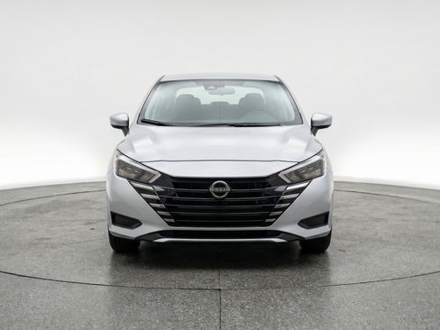 Used 2025 Nissan Versa SV FWD image 2
