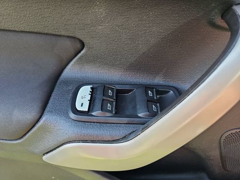 Used 2013 Ford Fiesta SE FWD image 26