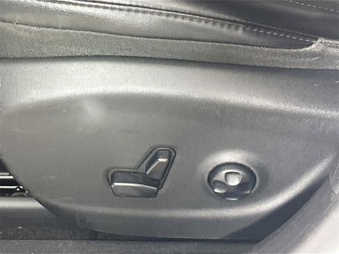 Used 2020 Jeep Cherokee Latitude Plus image 22