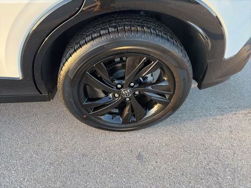 Used 2024 Buick Encore GX Sport Touring image 25