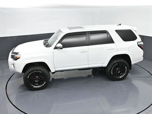 Certified 2024 Toyota 4Runner SR5 Premium w/ Moonroof Package AWD/4WD image 37