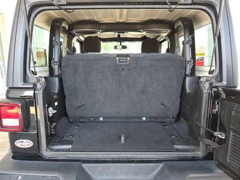 Used 2019 Jeep Wrangler Sport w/ Quick Order Package 23S AWD/4WD image 19