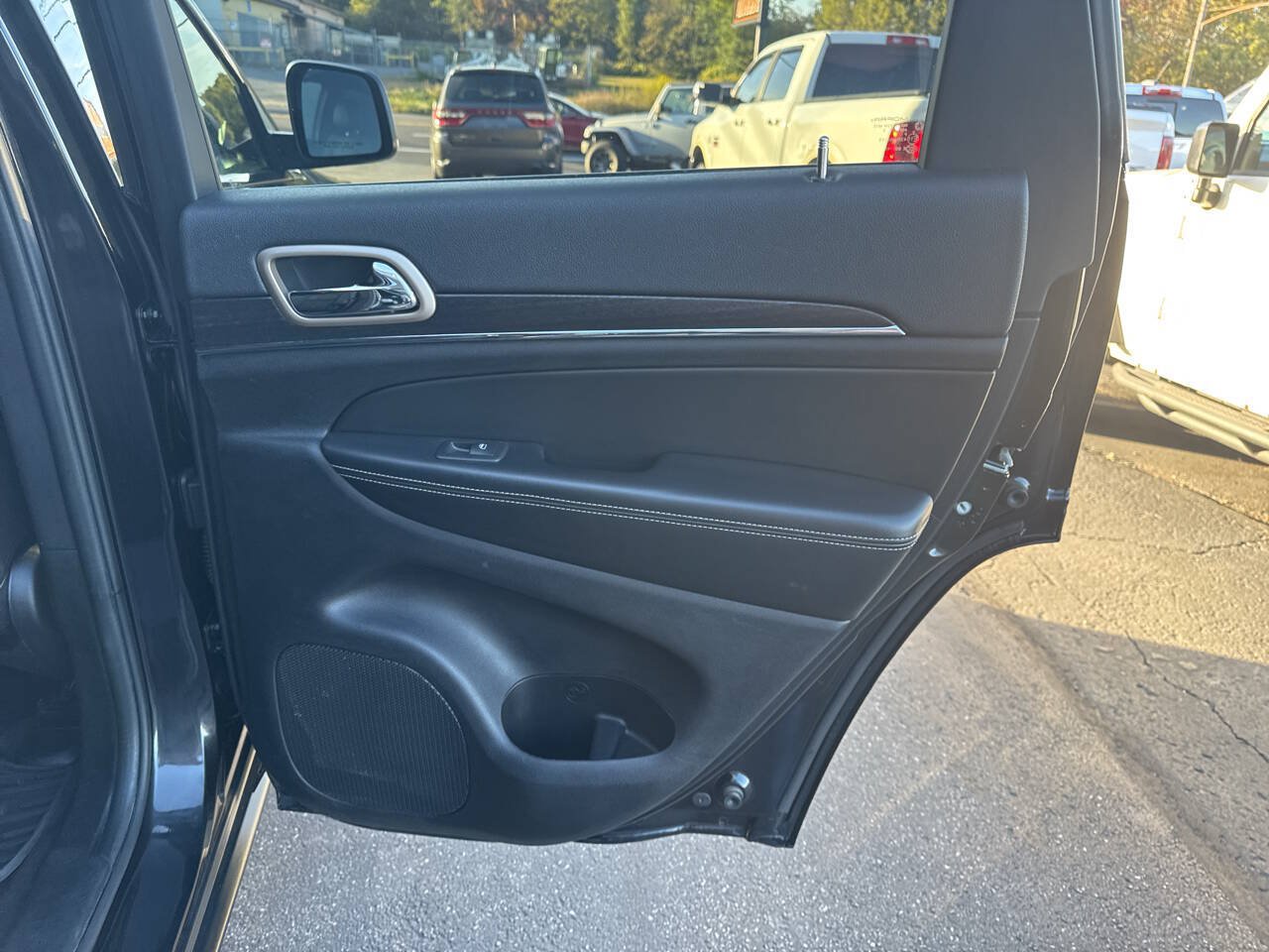 Used 2014 Jeep Grand Cherokee Limited AWD/4WD image 22