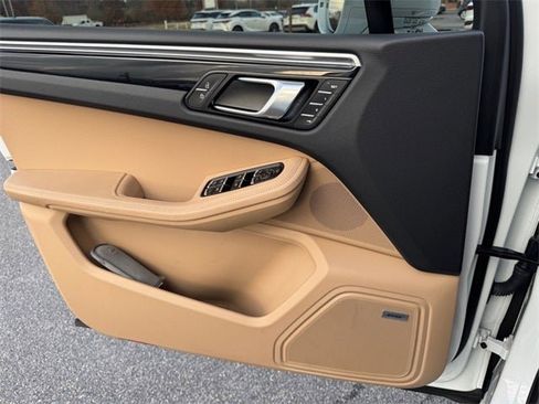 Used 2024 Porsche Macan S image 18