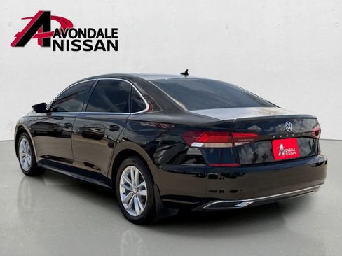 Used 2020 Volkswagen Passat 2.0T SE FWD image 4