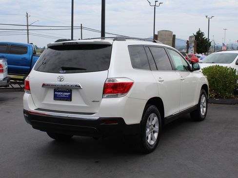 Used 2013 Toyota Highlander SE AWD/4WD image 6