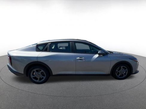 Used 2025 Kia K4 FWD image 16
