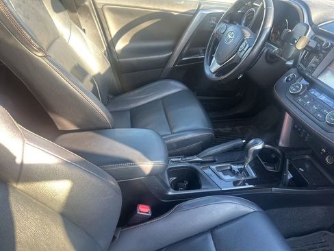 Used 2016 Toyota RAV4 SE image 18