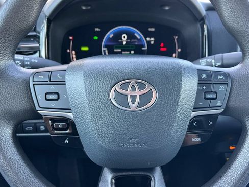 Used 2025 Toyota Camry LE FWD image 25