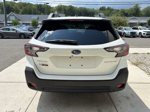 Used 2024 Subaru Outback Premium AWD/4WD image 9