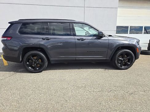 Certified 2023 Jeep Grand Cherokee L Limited w/ Black Appearance Package AWD/4WD image 5