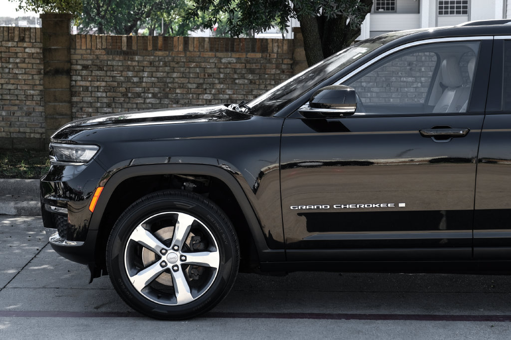 Used 2021 Jeep Grand Cherokee L Limited w/ Luxury Tech Group II AWD/4WD image 22