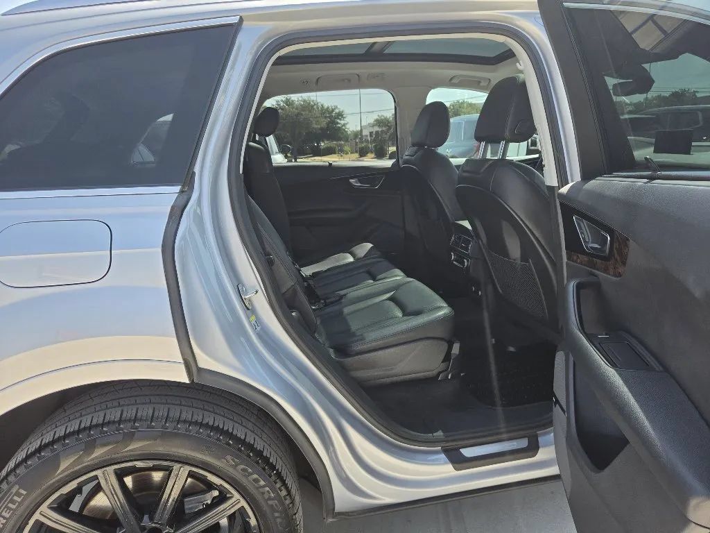 Used 2018 Audi Q7 3.0T Prestige w/ Prestige Package AWD/4WD image 24