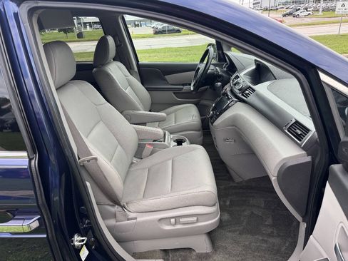 Used 2014 Honda Odyssey Touring Elite image 17