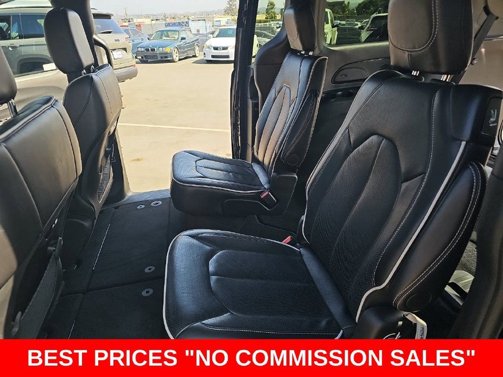 Used 2026 Chrysler Pacifica Limited w/ S Appearance Package FWD image 15
