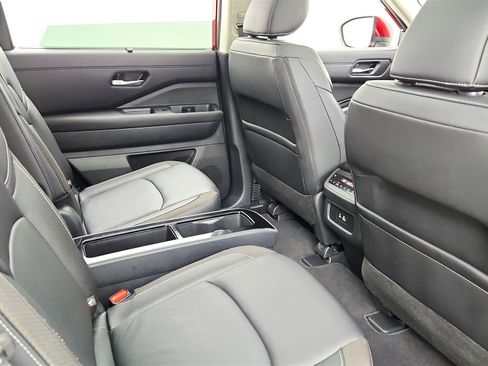 Used 2024 Nissan Pathfinder SL w/ SL Premium Package FWD image 37