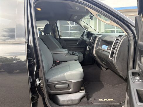 Used 2015 RAM 1500 Express RWD image 30