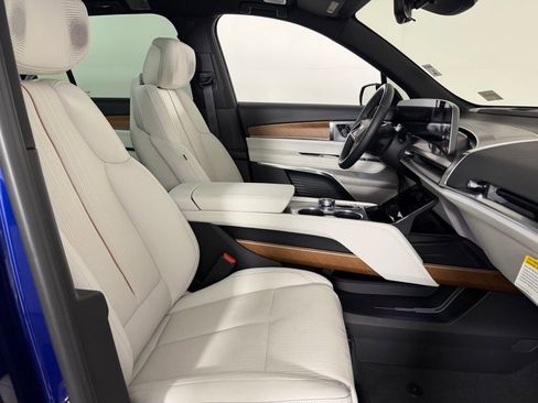 Used 2026 Cadillac Vistiq Sport image 36