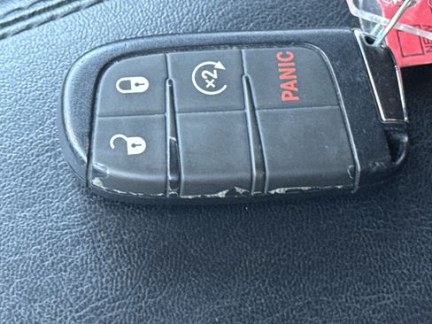 Used 2025 Jeep Compass Limited AWD/4WD image 33
