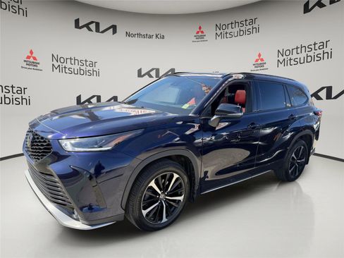 Used 2022 Toyota Highlander XSE AWD/4WD image 1