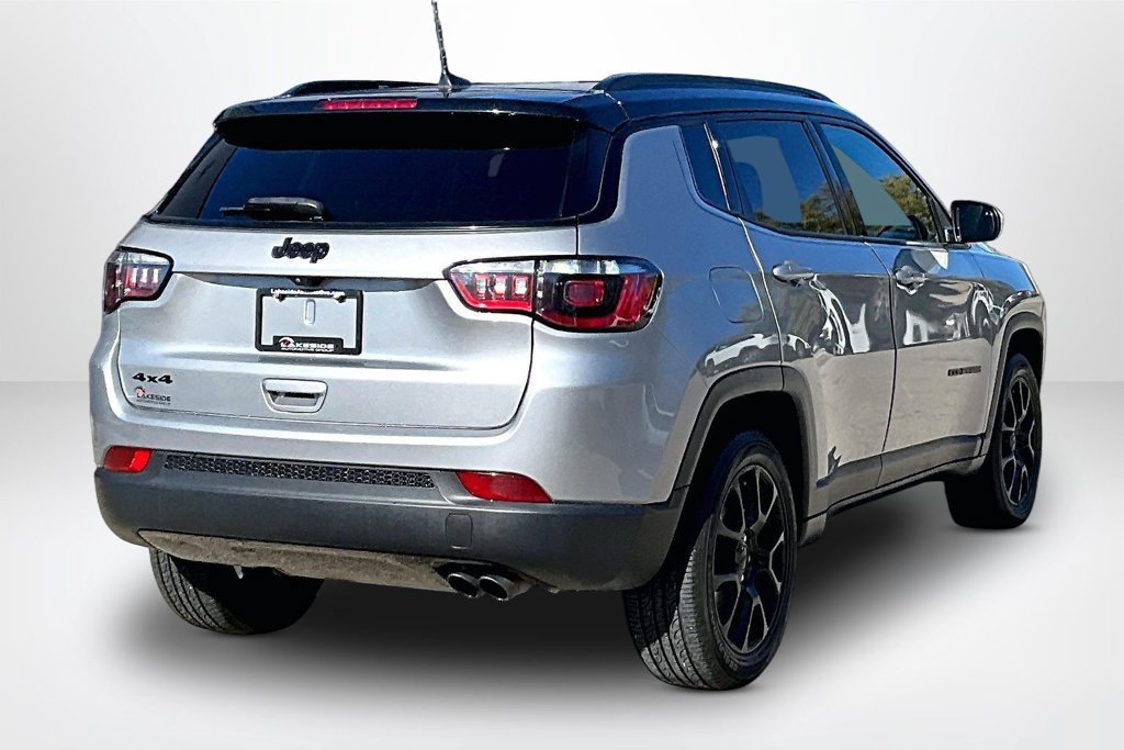 Used 2022 Jeep Compass Latitude AWD/4WD image 5