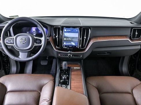 Certified 2023 Volvo XC60 B5 Plus w/ Climate Package image 19