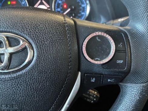 Used 2017 Toyota Corolla LE image 18