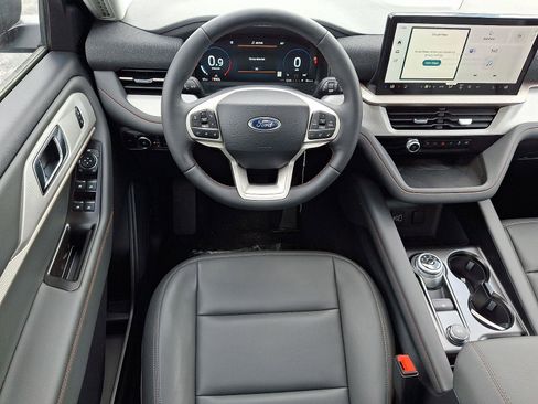New 2026 Ford Explorer Active w/ Active Comfort Package AWD/4WD image 7