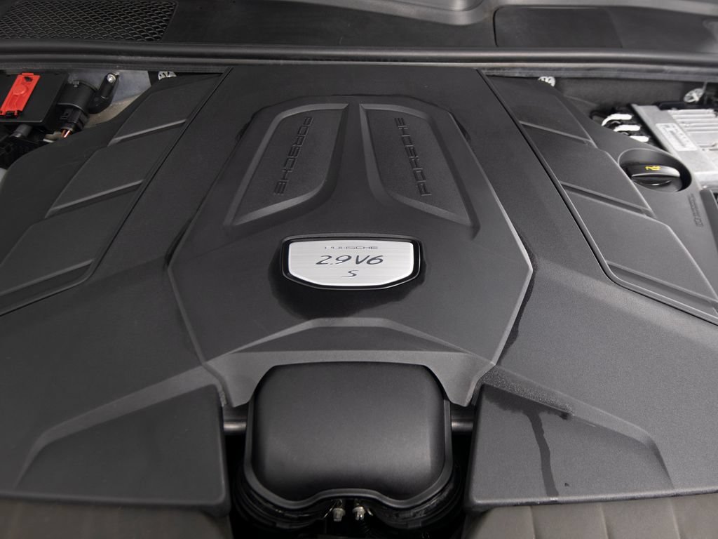 Certified 2023 Porsche Cayenne S Platinum AWD/4WD image 43