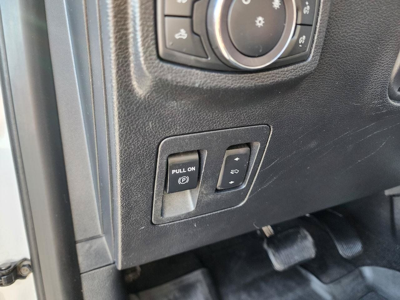 Used 2018 Ford F150 XLT w/ Equipment Group 302A Luxury AWD/4WD image 19