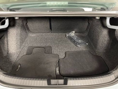 Used 2025 Volkswagen Jetta SE image 11