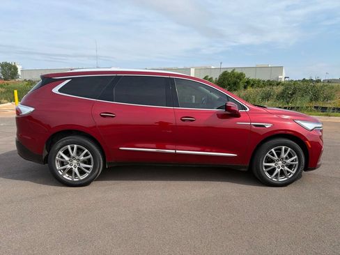 Used 2022 Buick Enclave Premium w/ Experience Buick Package AWD/4WD image 8