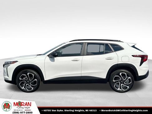 Certified 2024 Chevrolet Trax RS w/ Driver Confidence Package FWD image 2