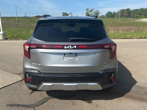 Used 2025 Kia Seltos EX w/ EX Sunroof Package AWD/4WD image 4